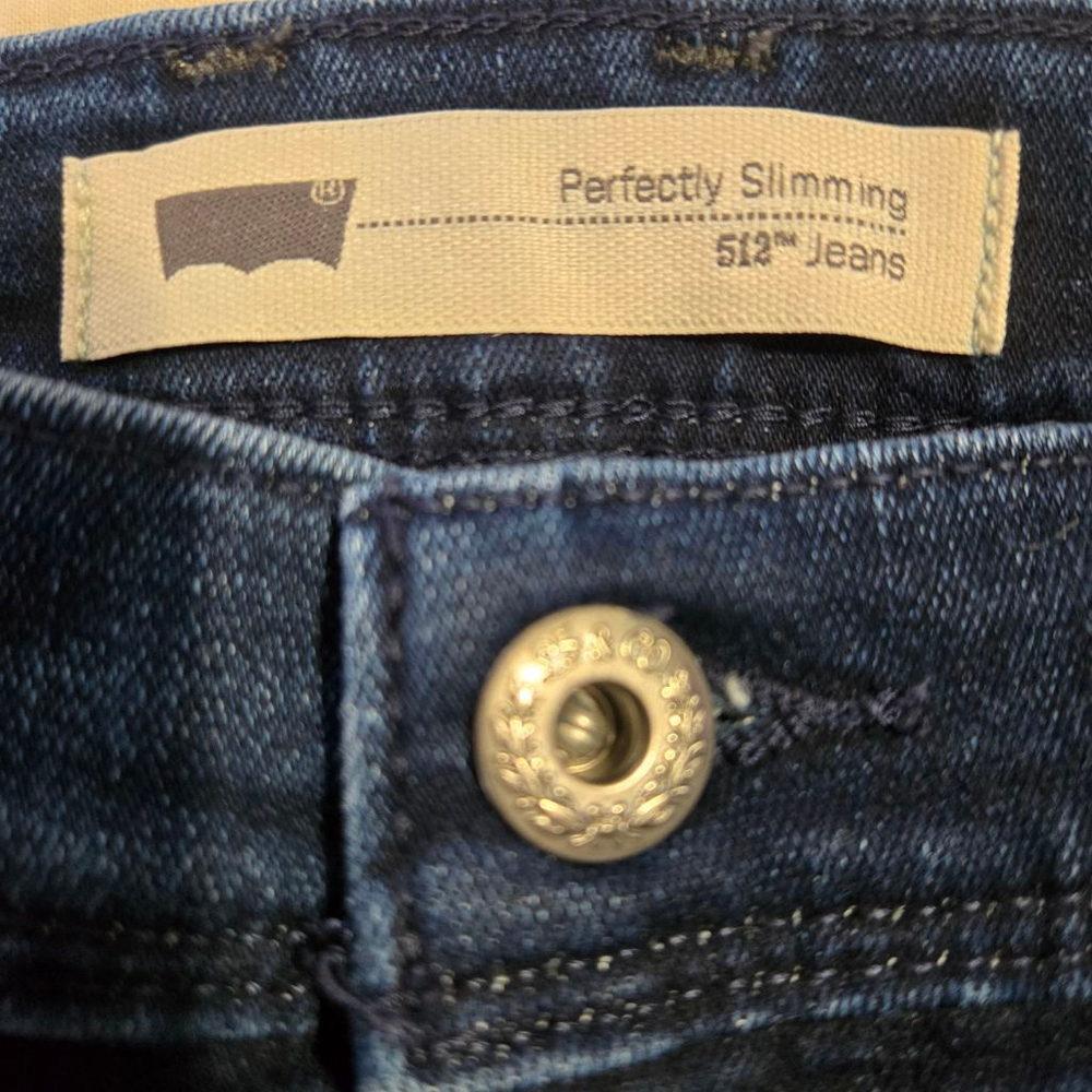 Women's Levi's Perfectly Slimming 512 Denim Skirt in Dark Blue Wash Size 6 - Picture 5 of 12